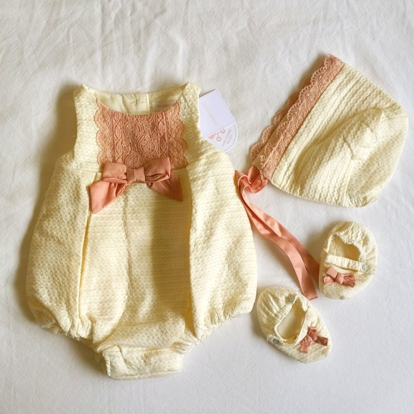 NEW shabby chic heirloom matching set romper, bonnet & booties 0-3 months baby - Picture 1 of 10